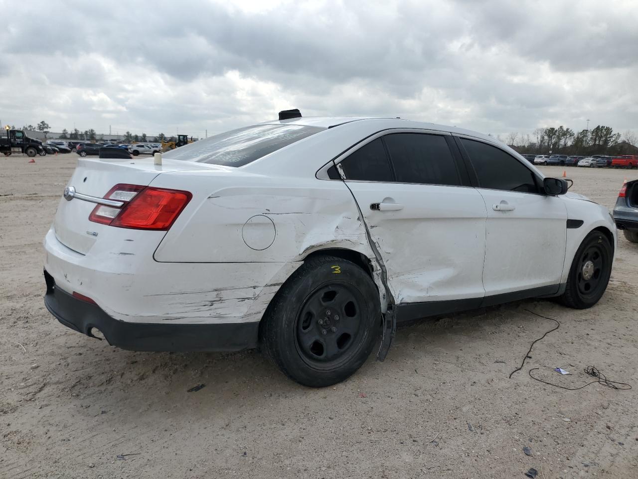 2015 Ford Taurus - Image 3