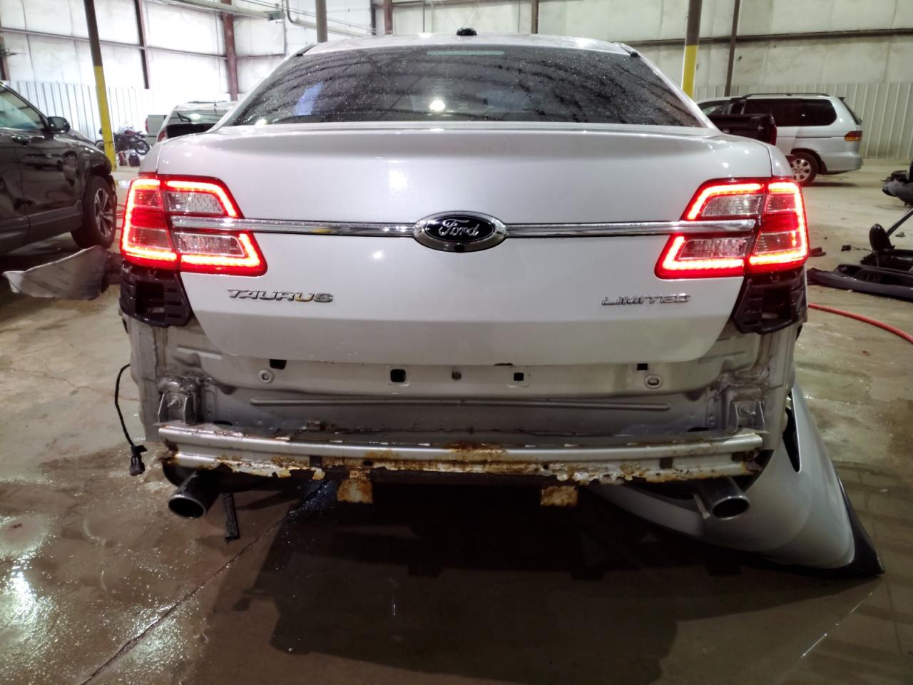 2014 Ford Taurus - Image 6
