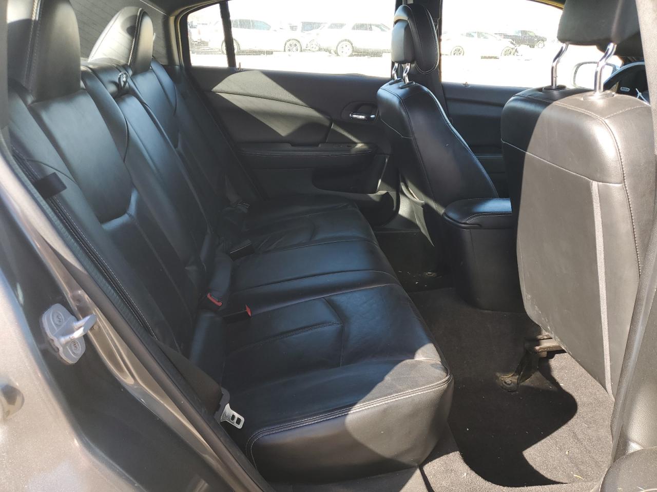 2013 Chrysler 200 - Image 10