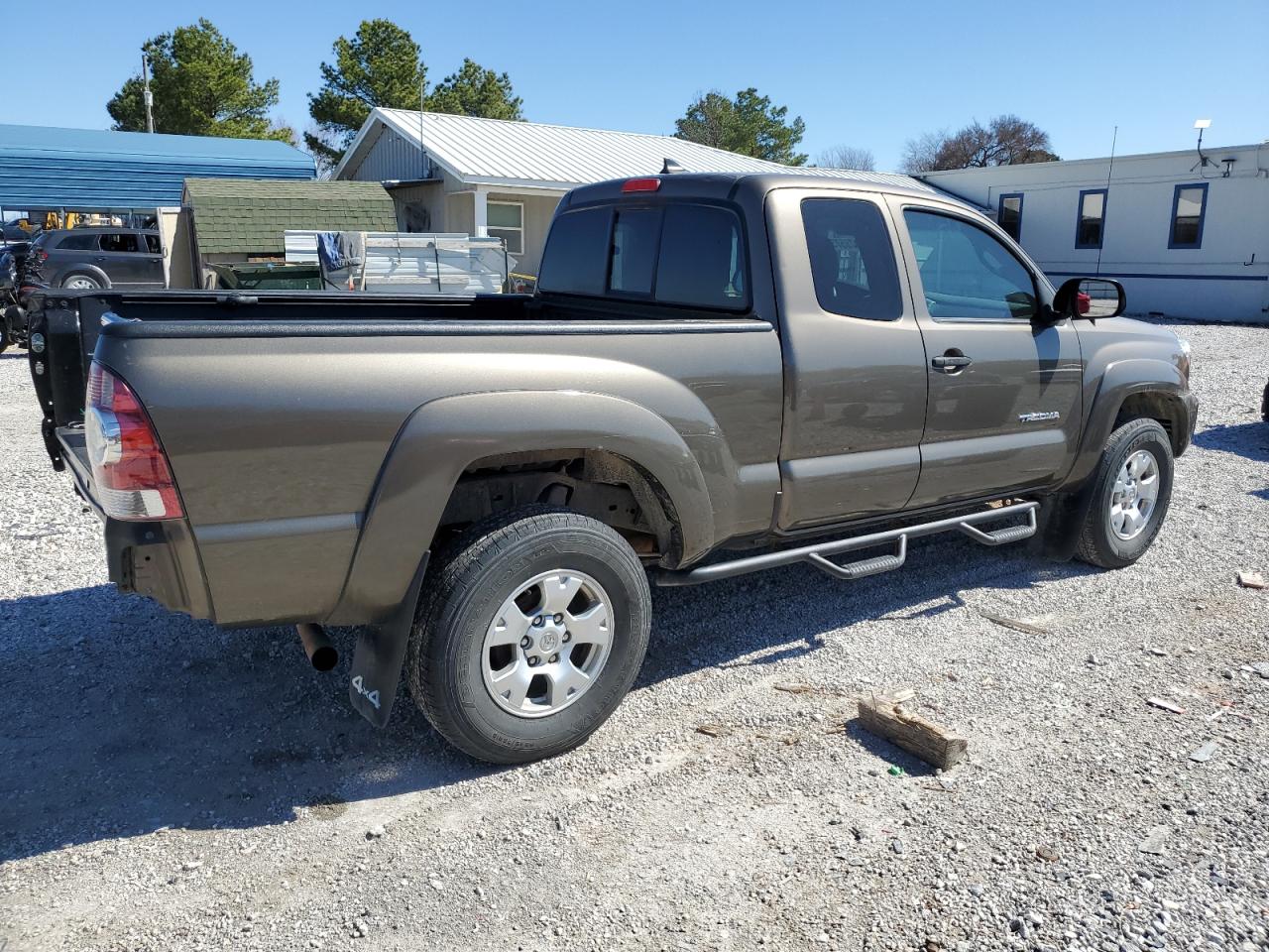 2015 Toyota Tacoma - Image 3