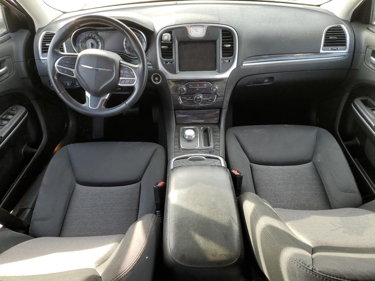 2019 Chrysler 300 - Image 8