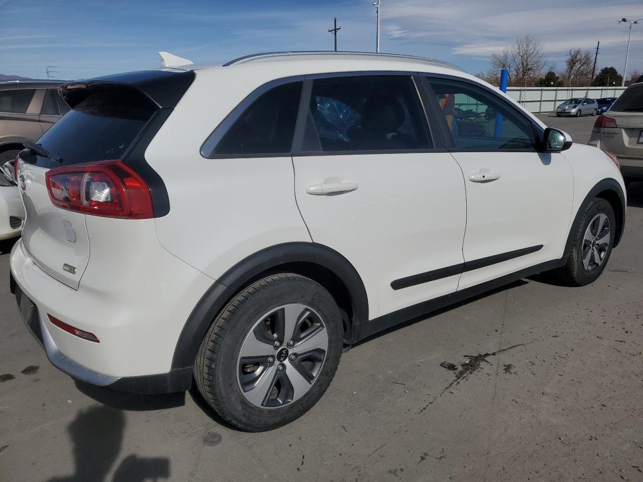 KNDCB3LC1H5045204 KIA NIRO 2017