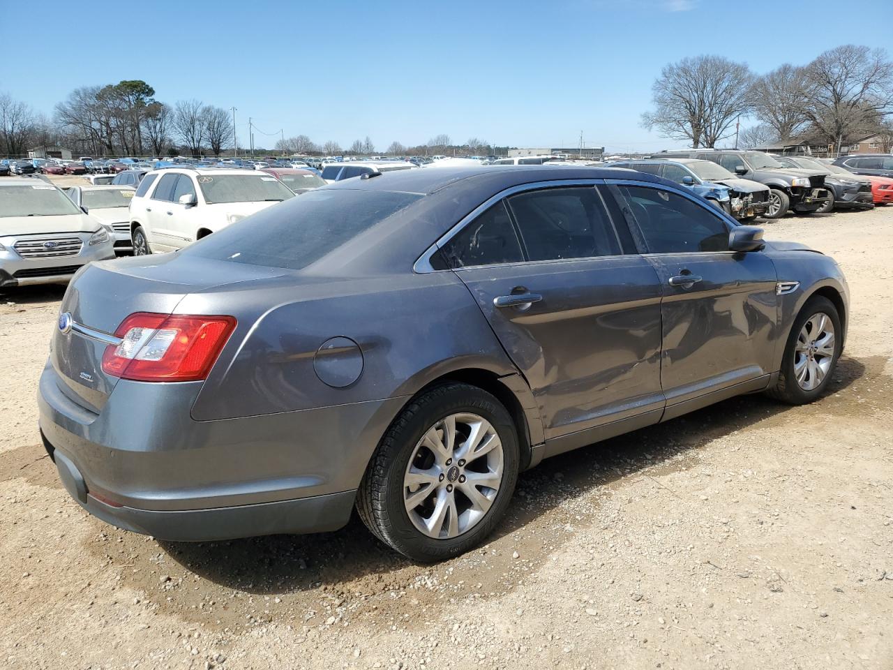 2011 Ford Taurus - Image 3