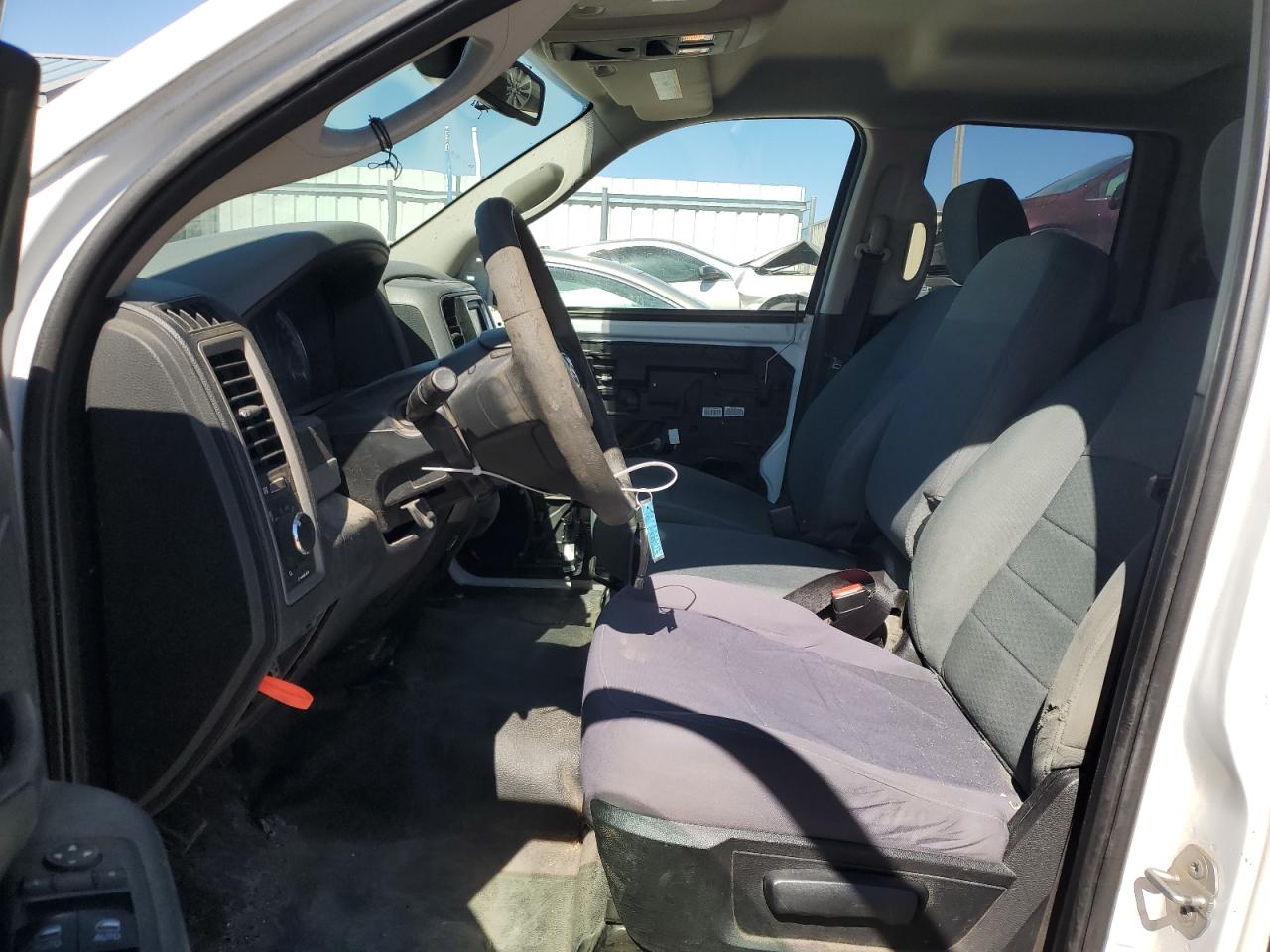 2016 RAM 1500 - Image 7