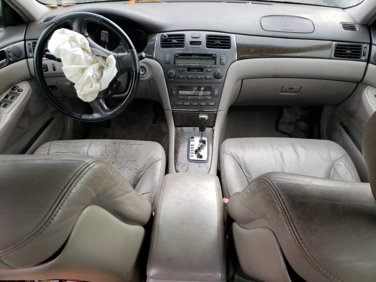 2004 Lexus ES - Image 8