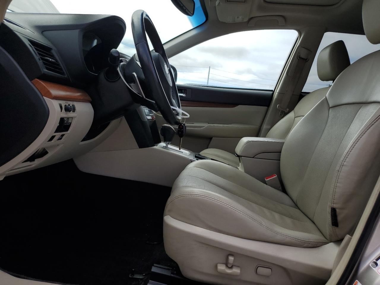 2014 Subaru Outback - Image 7
