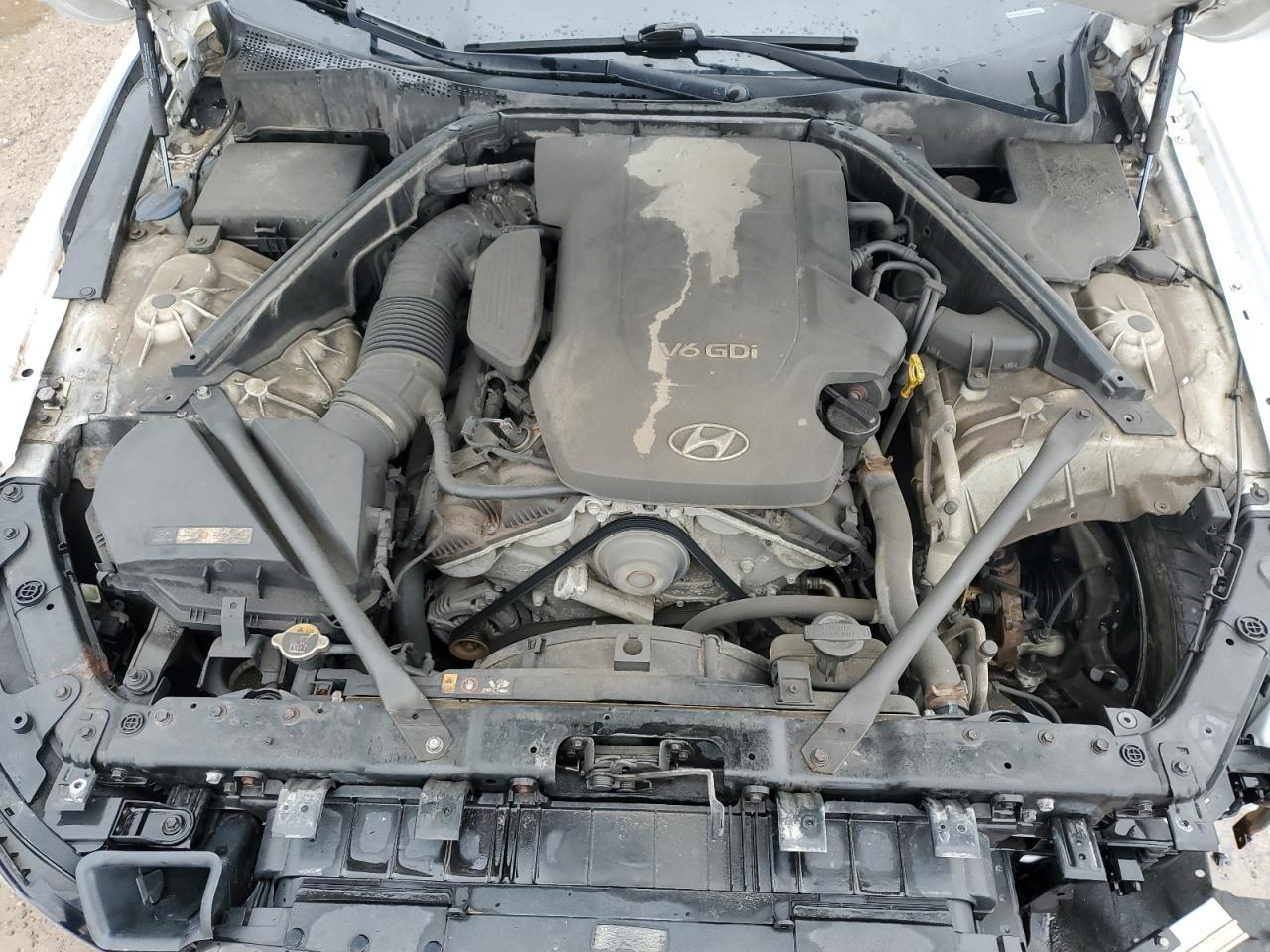 2016 Hyundai Genesis - Image 12
