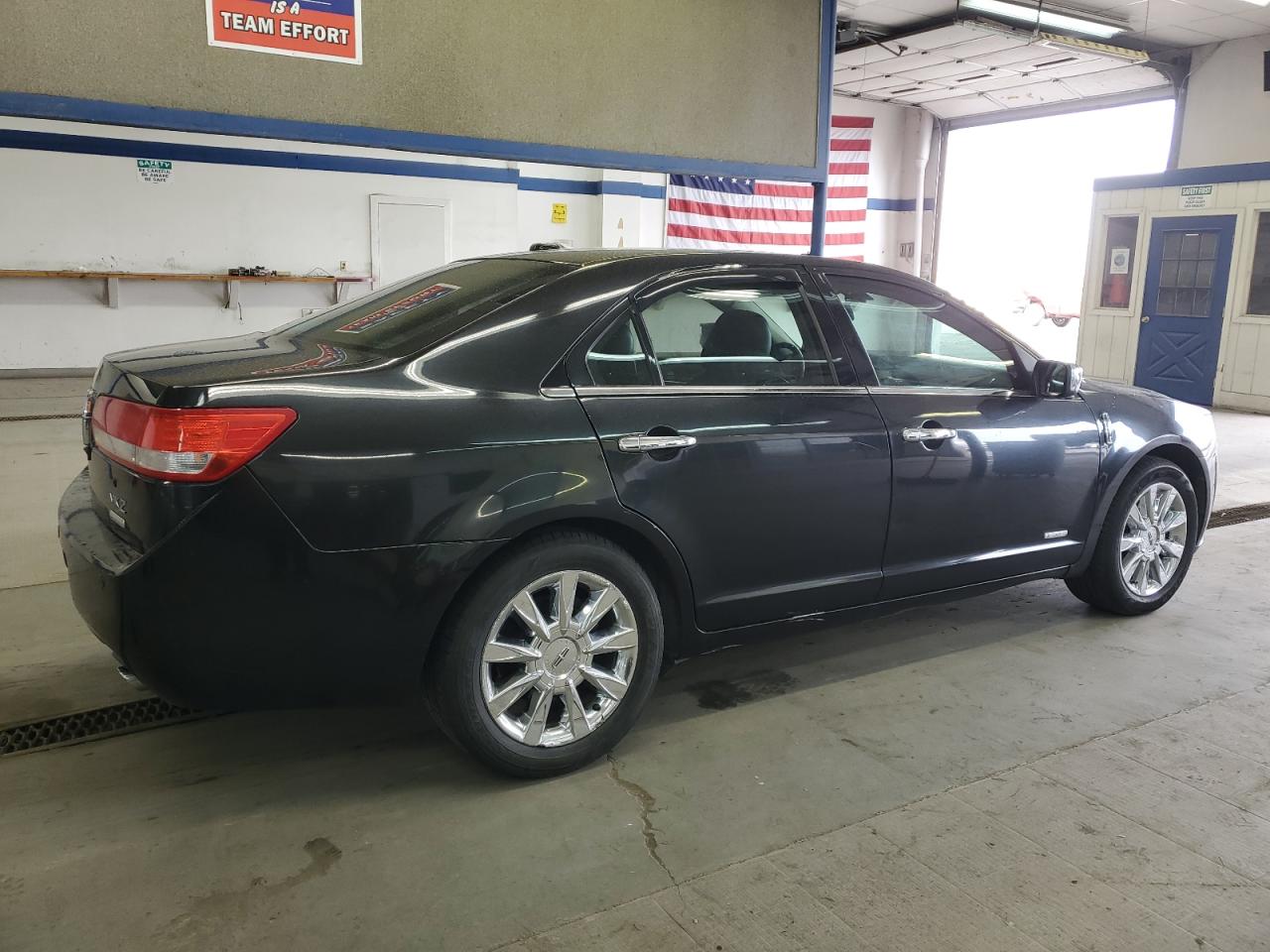 2011 Lincoln MKZ - Image 3
