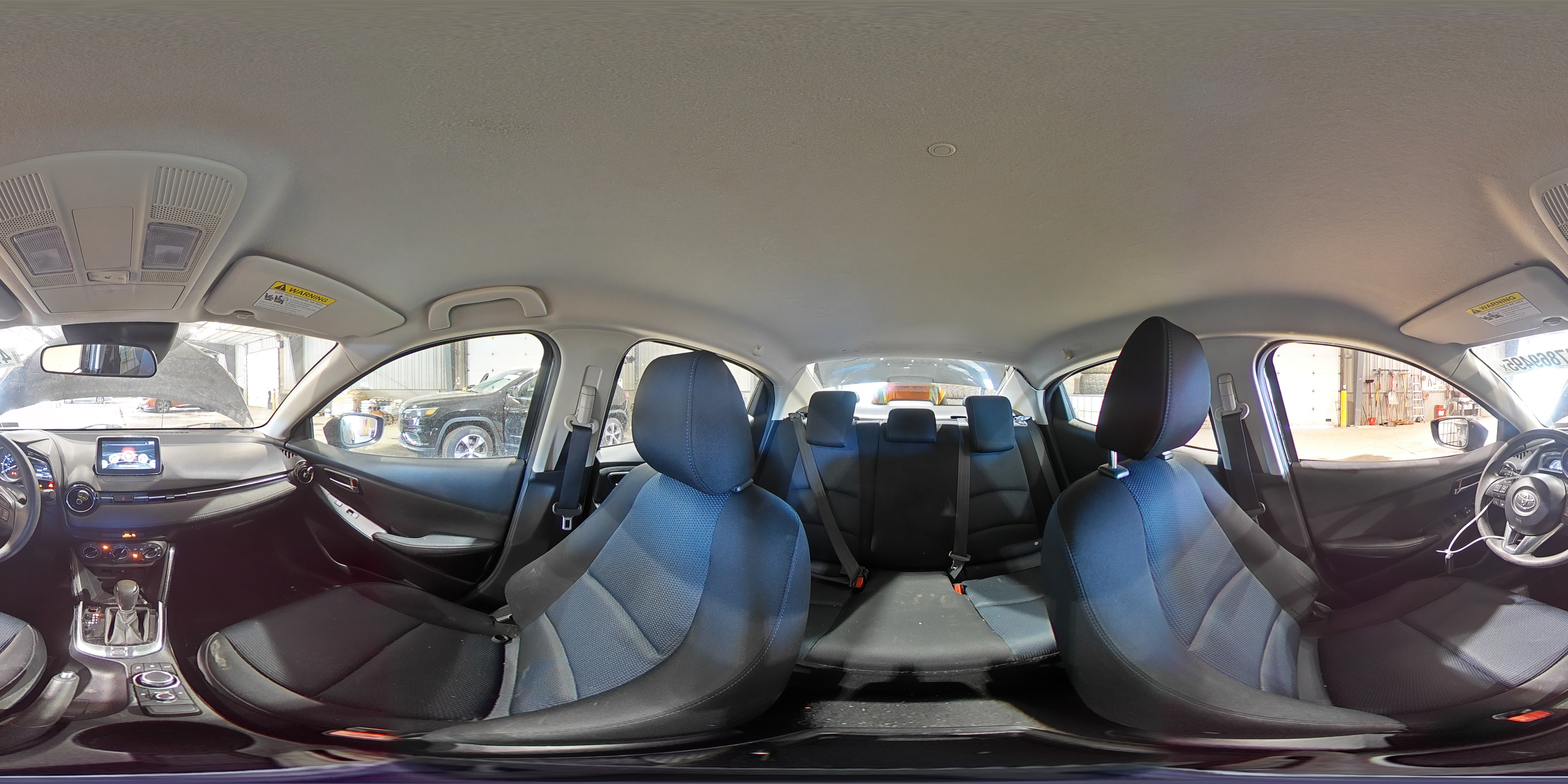2017 Toyota Yaris - Image 13