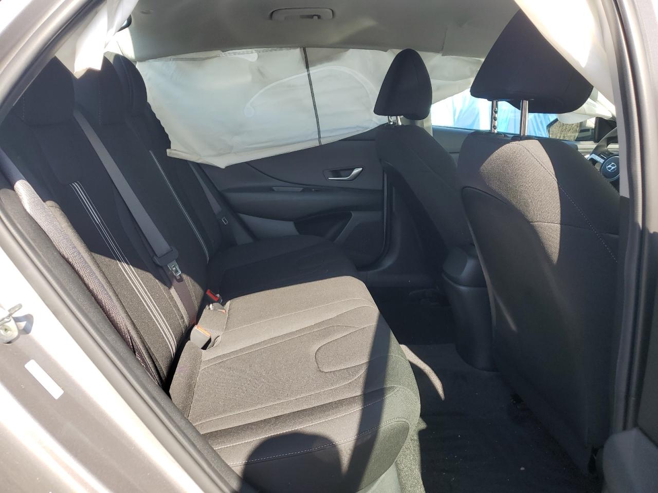 2023 Hyundai Elantra - Image 10