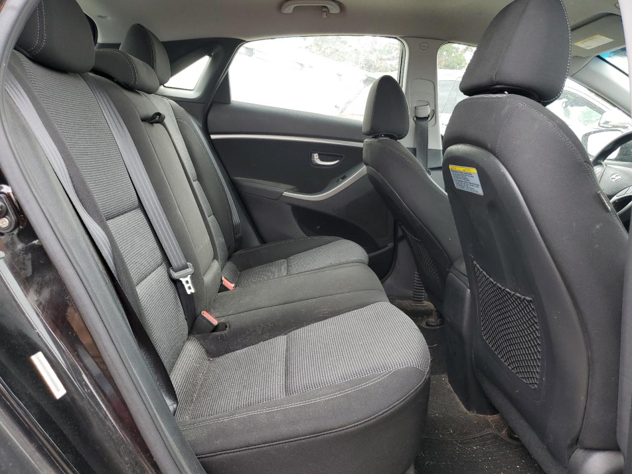2013 Hyundai Elantra - Image 10