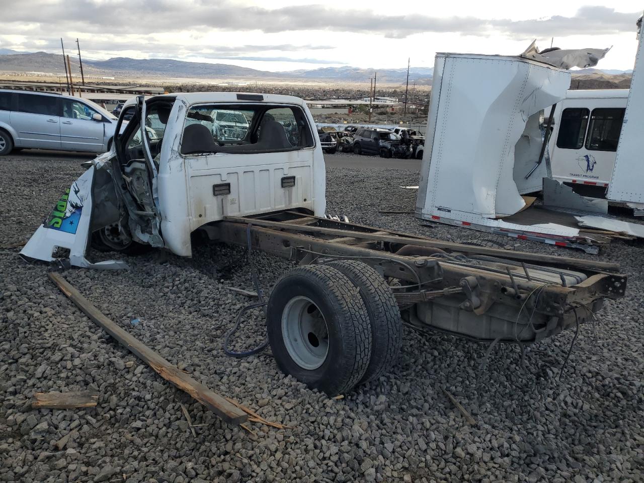 2001 Ford F350 - Image 2