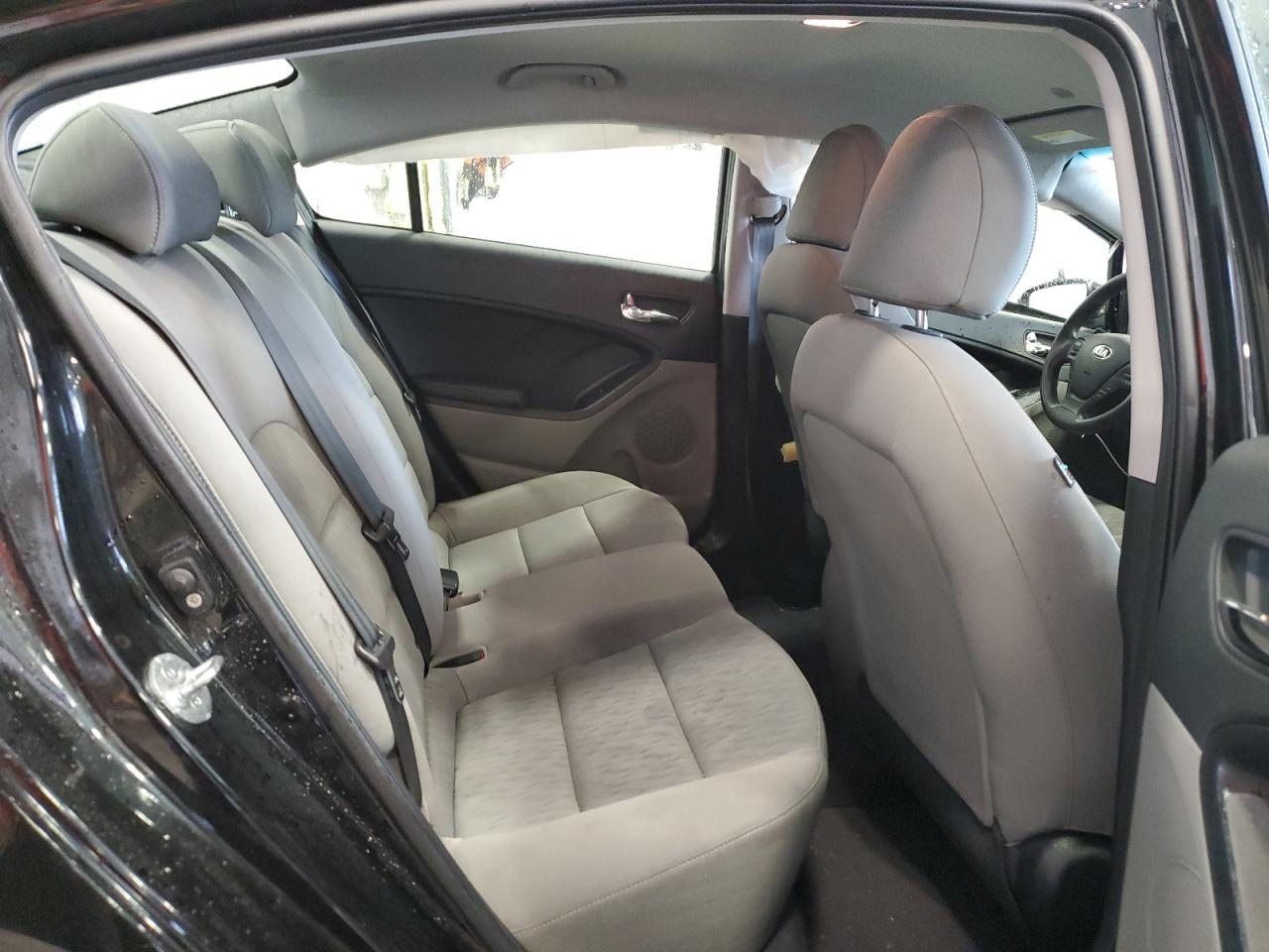 2016 Kia Forte - Image 10