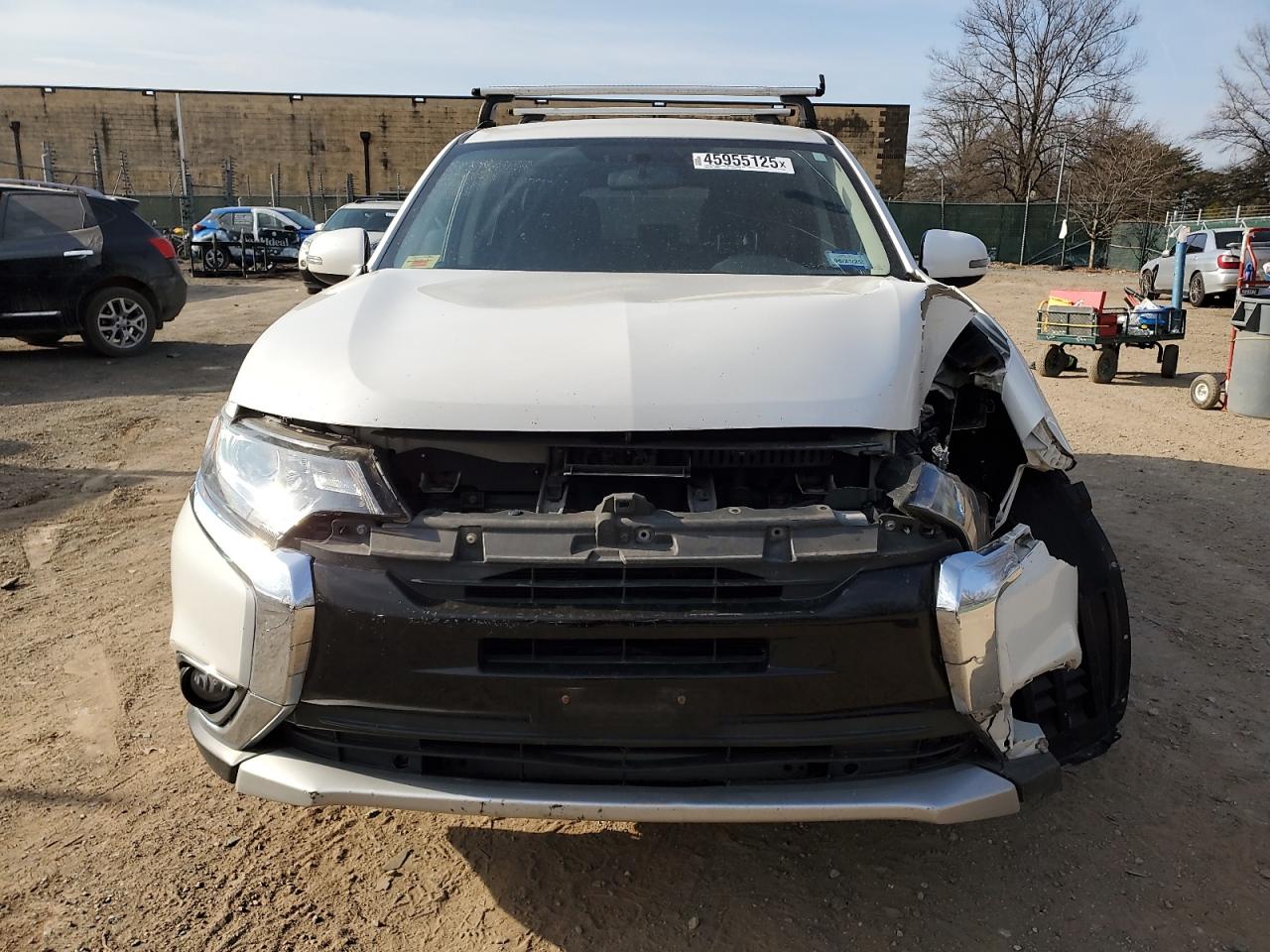 2016 Mitsubishi Outlander - Image 5