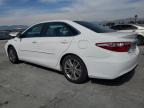 2015 Toyota Camry Hybrid de vânzare în Sun Valley, CA - Front End