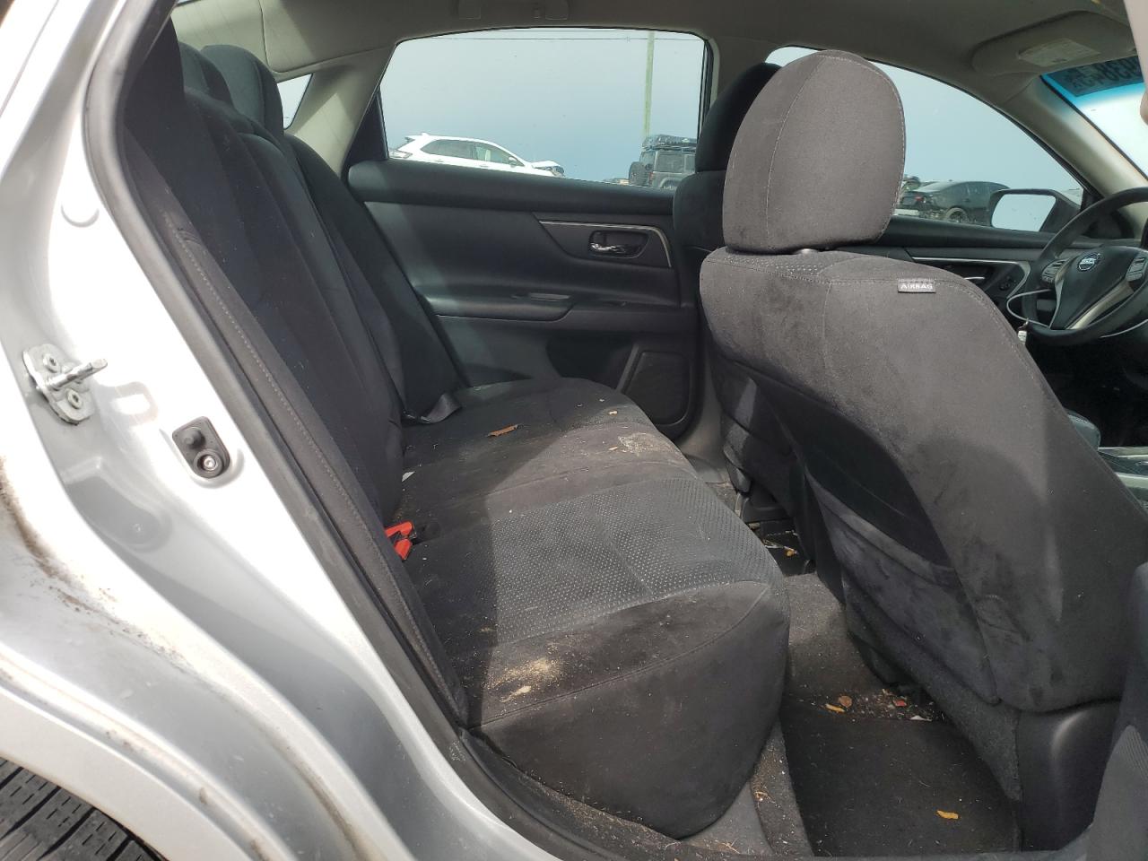 2015 Nissan Altima - Image 10