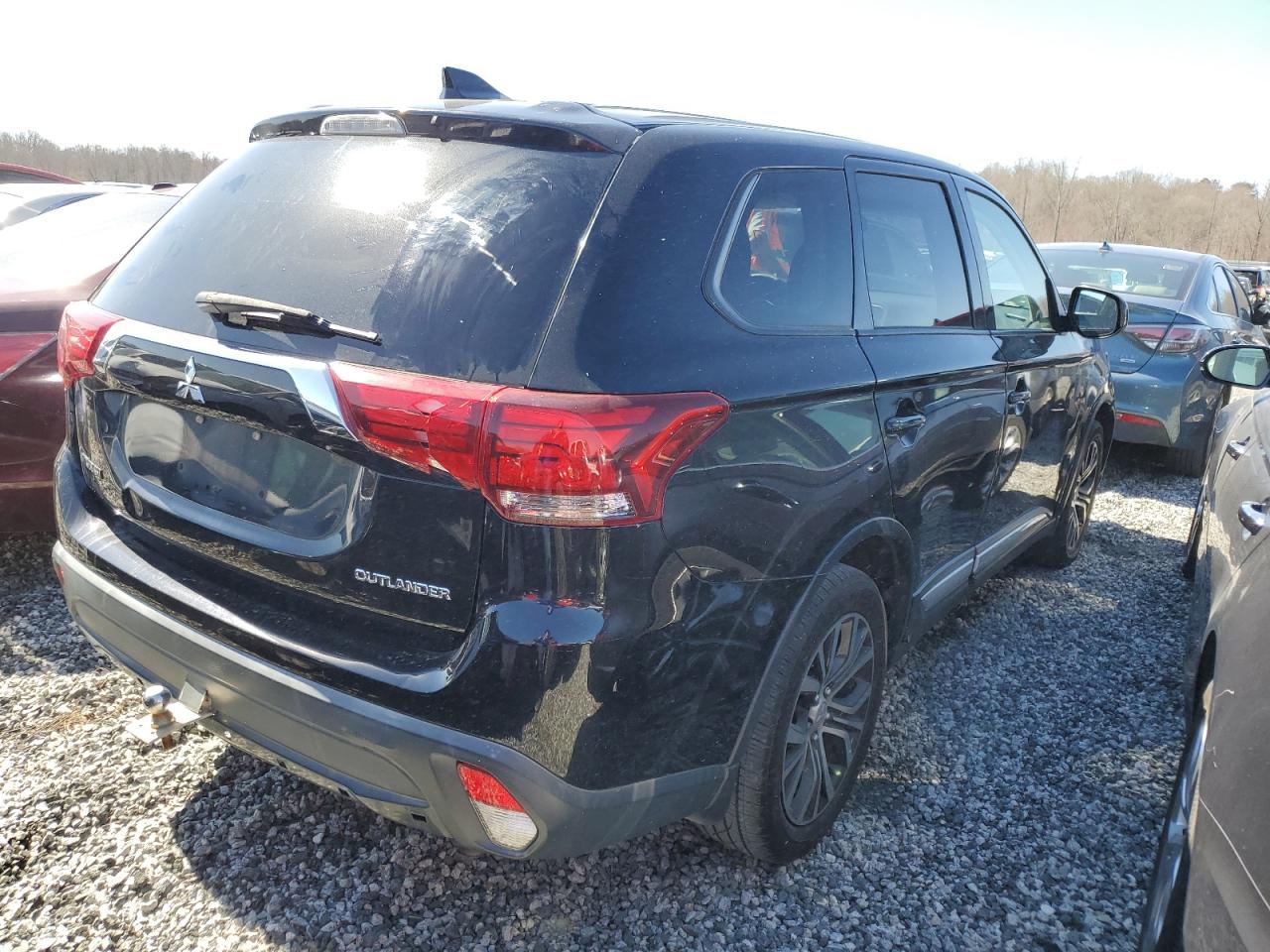 2018 Mitsubishi Outlander - Image 3
