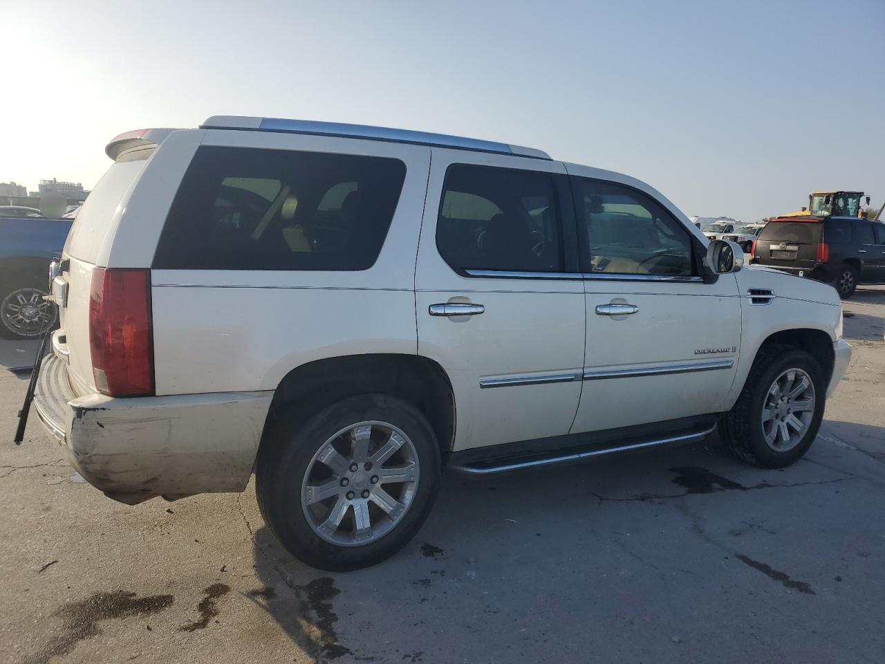 2007 Cadillac Escalade - Image 3