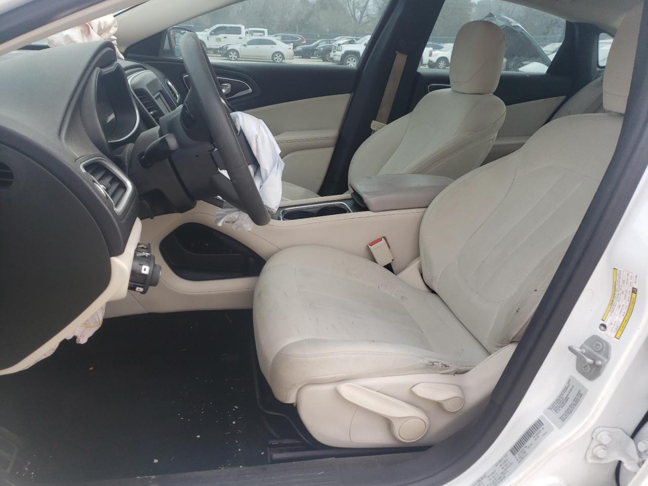 2016 Chrysler 200 - Image 7