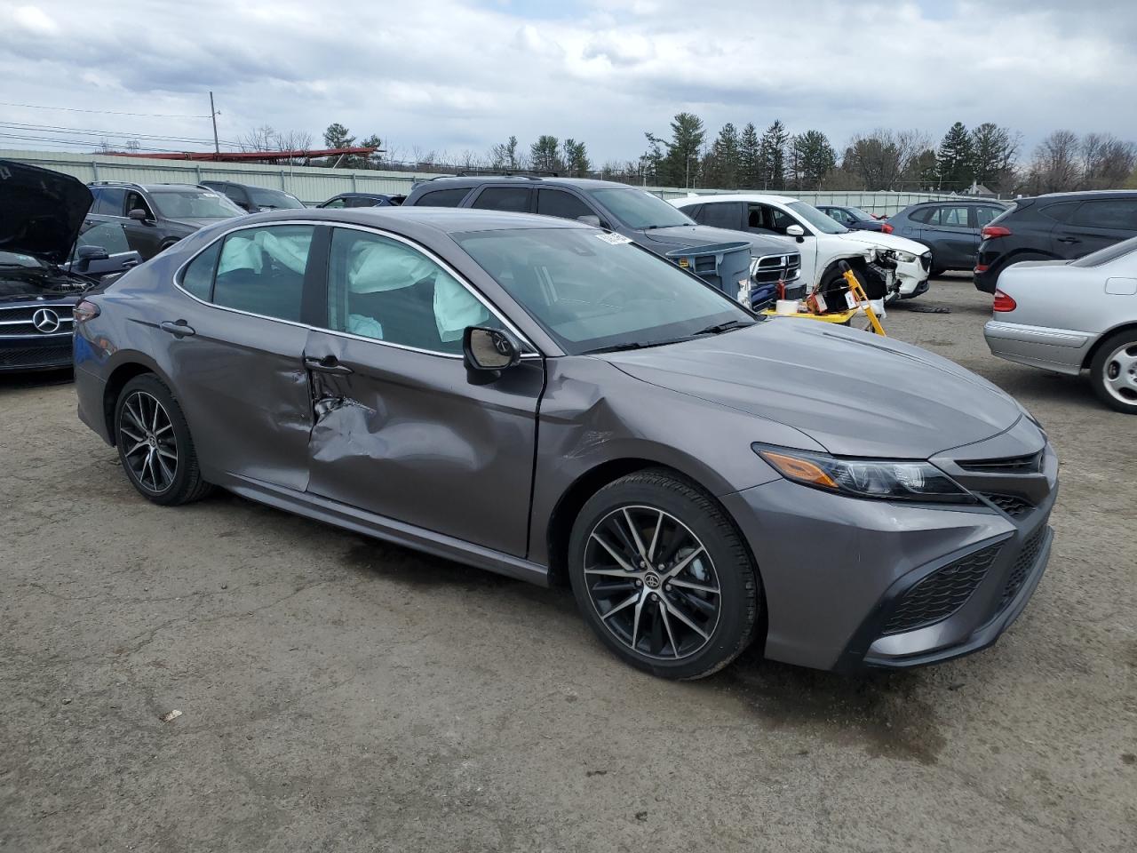 4T1G11AK3RU260878 TOYOTA CAMRY 2024
