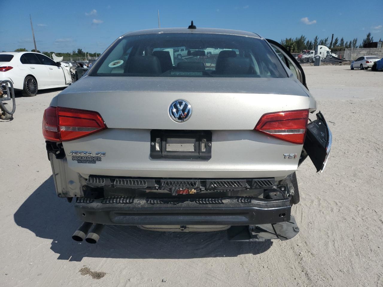 2015 Volkswagen Jetta - Image 6