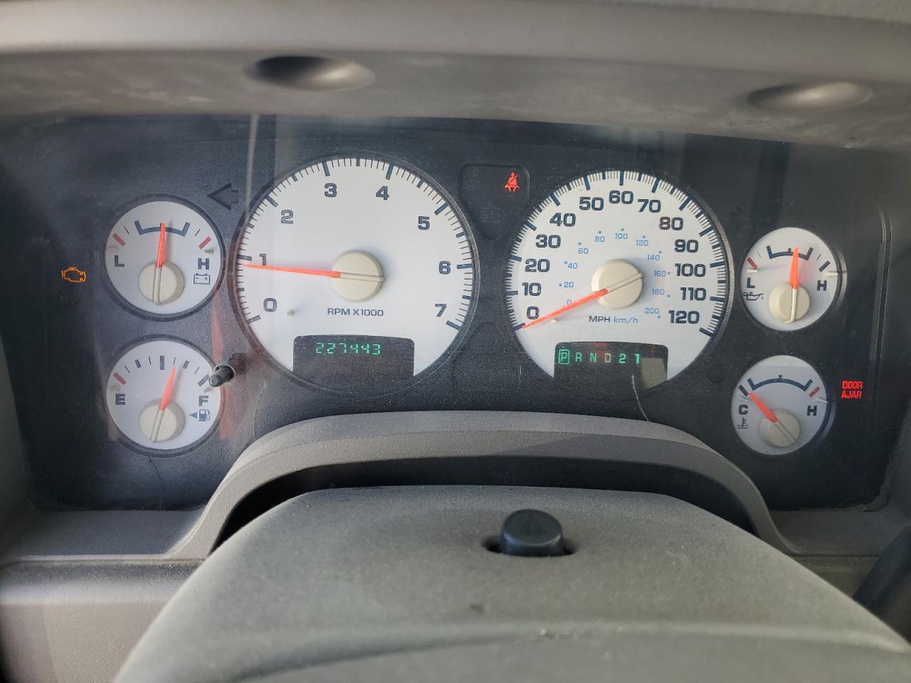 2004 Dodge RAM - Image 9