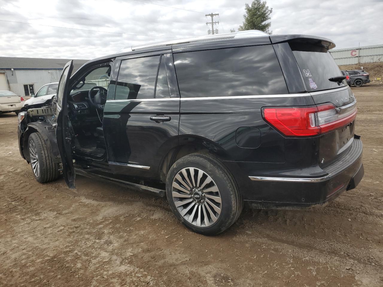 2021 Lincoln Navigator - Image 2