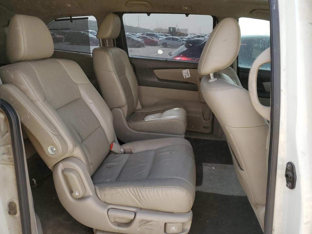 2015 Honda Odyssey - Image 11