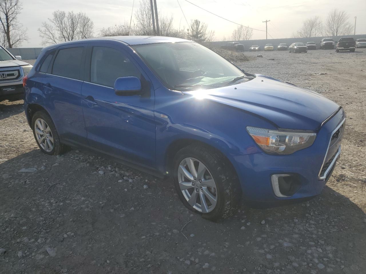 2015 Mitsubishi Outlander - Image 4