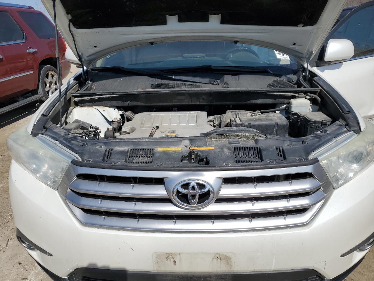 2013 Toyota Highlander - Image 11