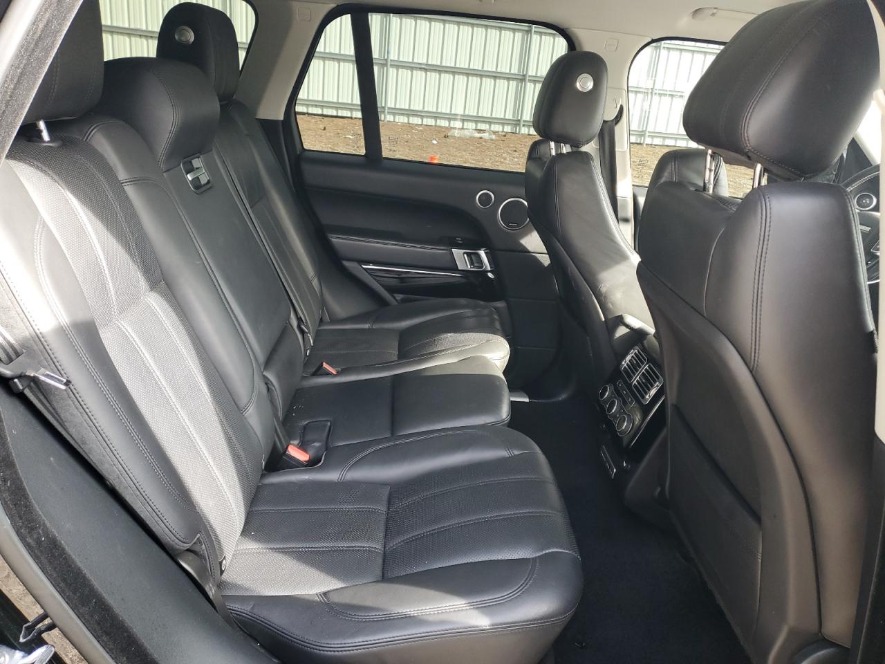 2016 Land Rover Range Rover - Image 11