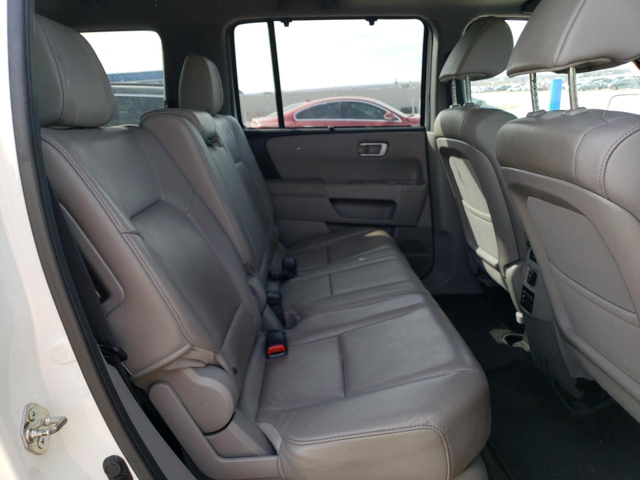 2014 Honda Pilot - Image 11