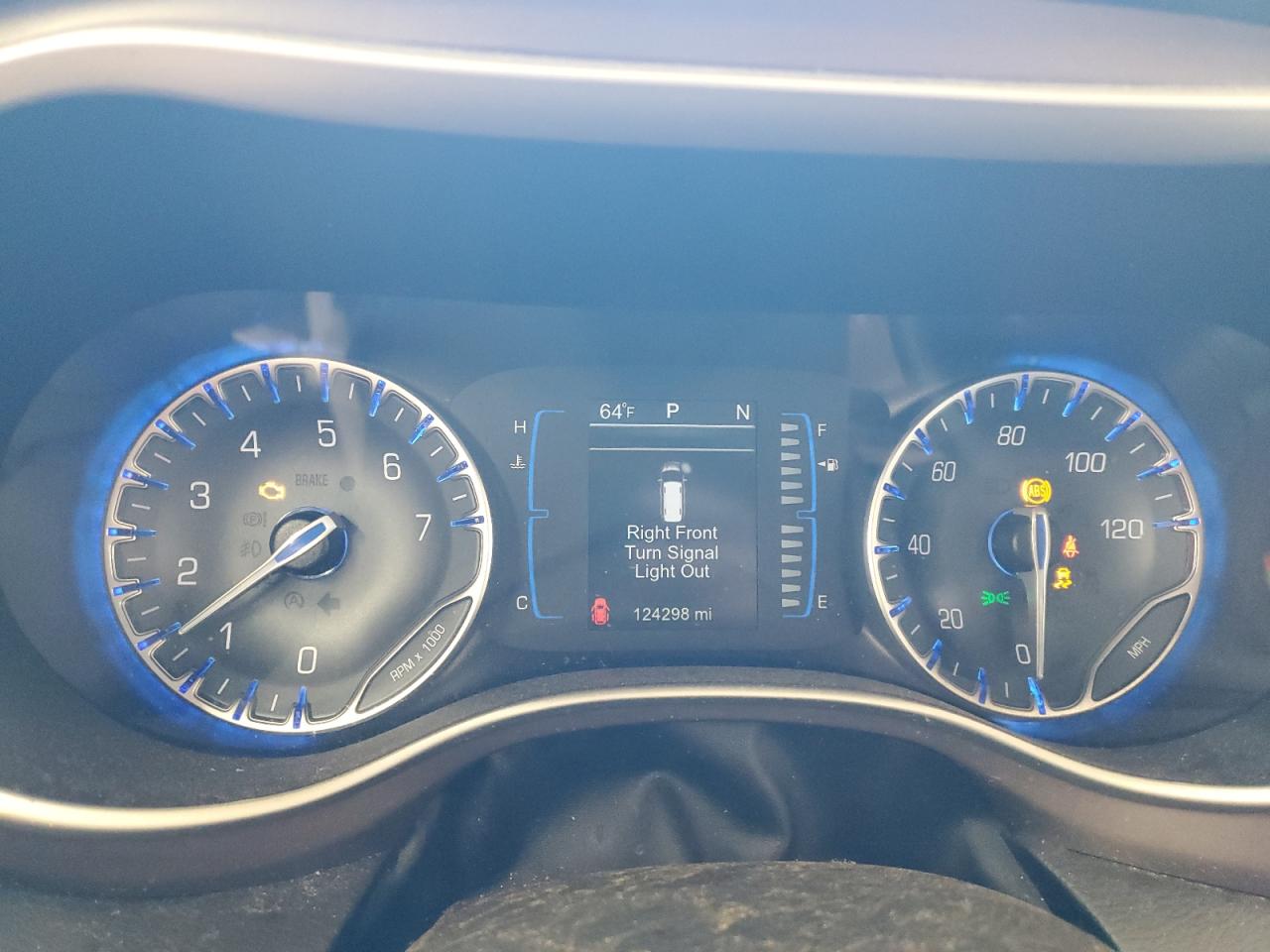 2017 Chrysler Pacifica - Image 9