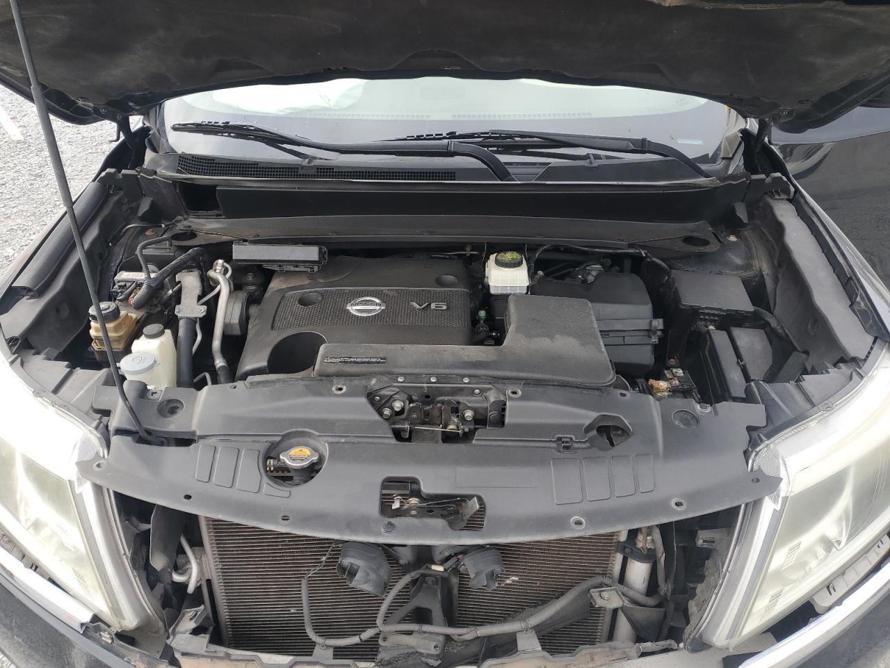 2014 Nissan Pathfinder - Image 13