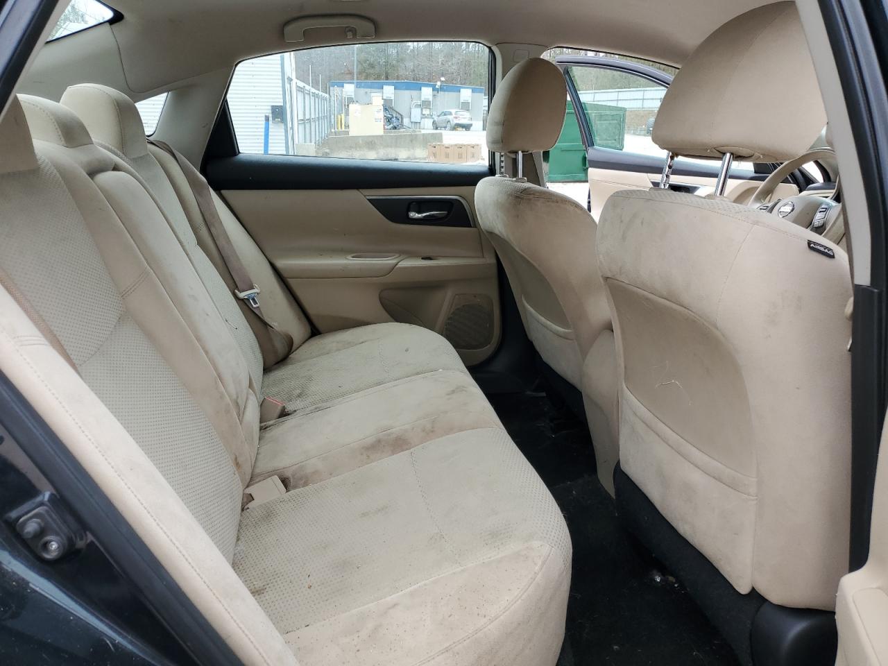 2015 Nissan Altima - Image 10