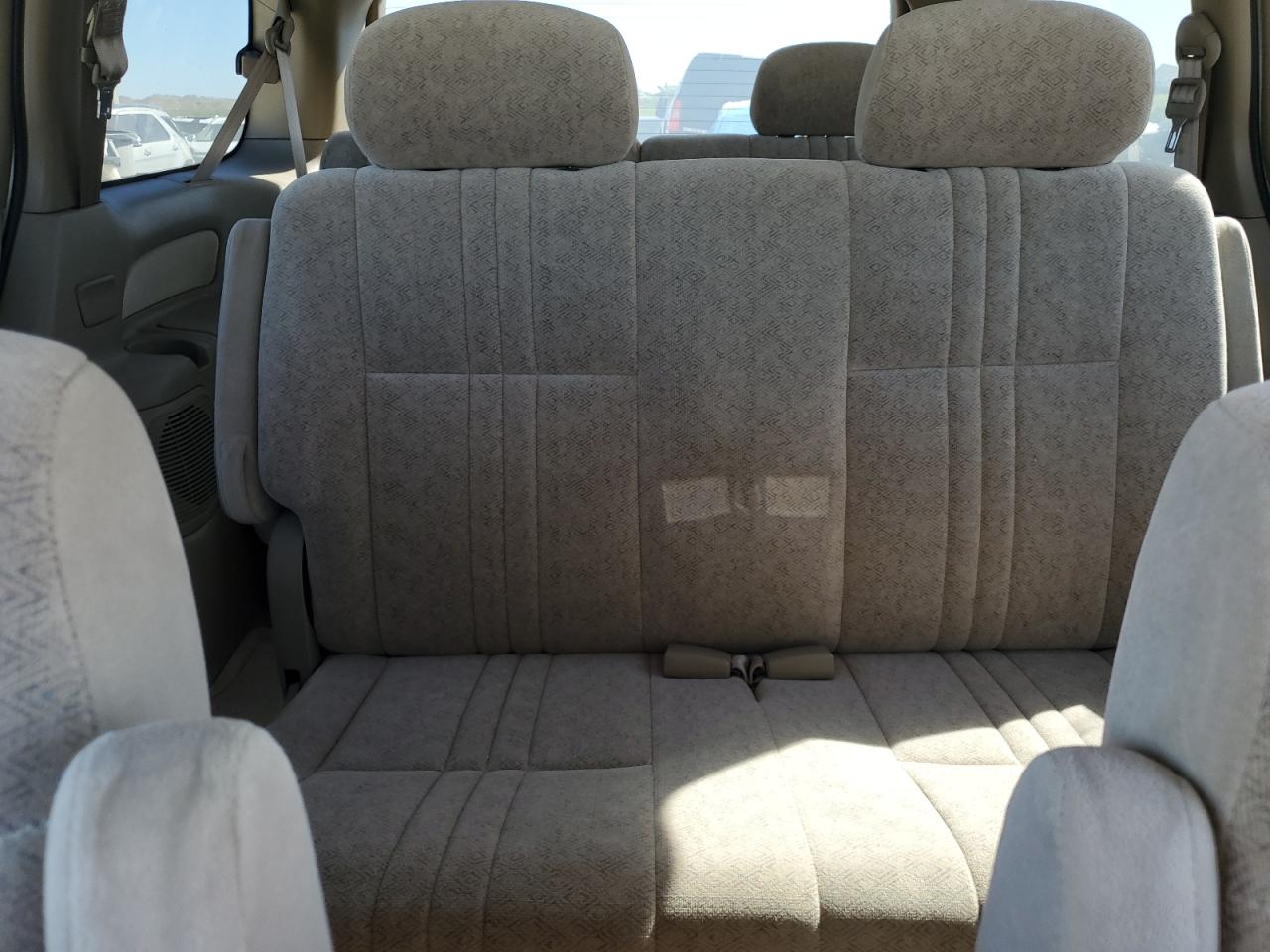 2000 Toyota Sienna - Image 10