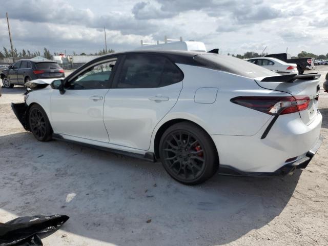  TOYOTA CAMRY 2022 Белый