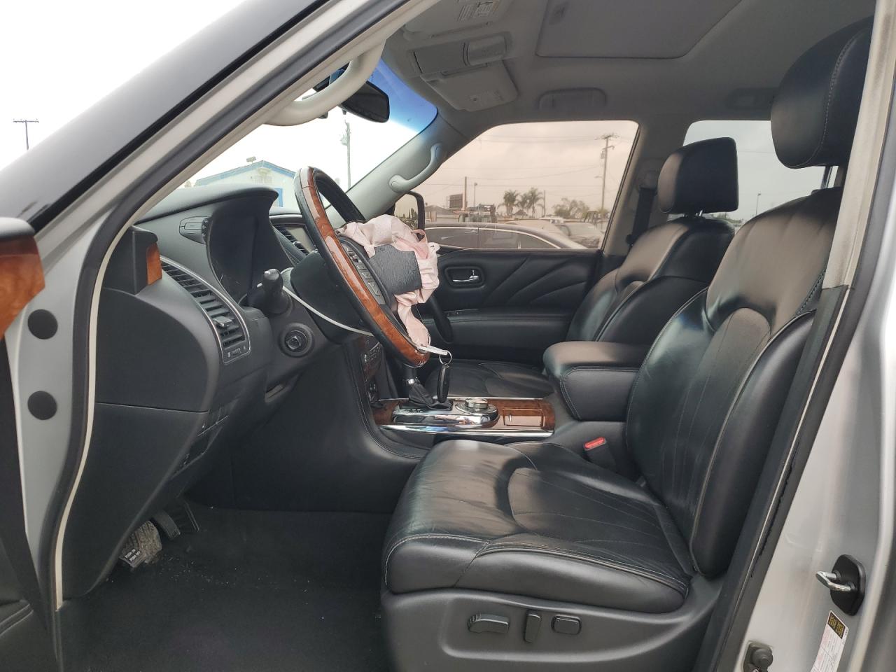 2017 Infiniti QX80 - Image 7