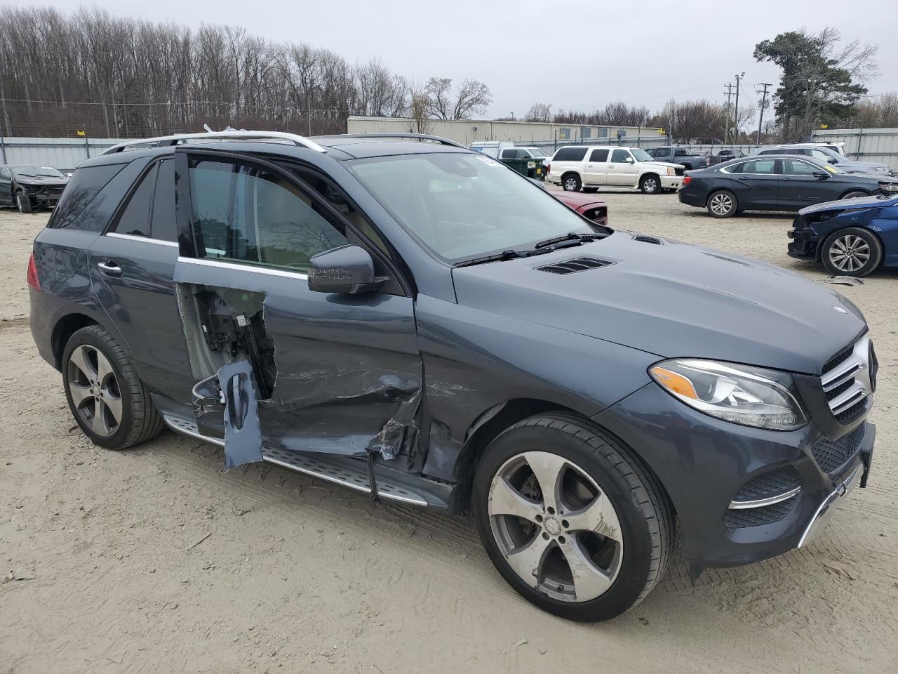 2016 Mercedes-Benz GLE - Image 4