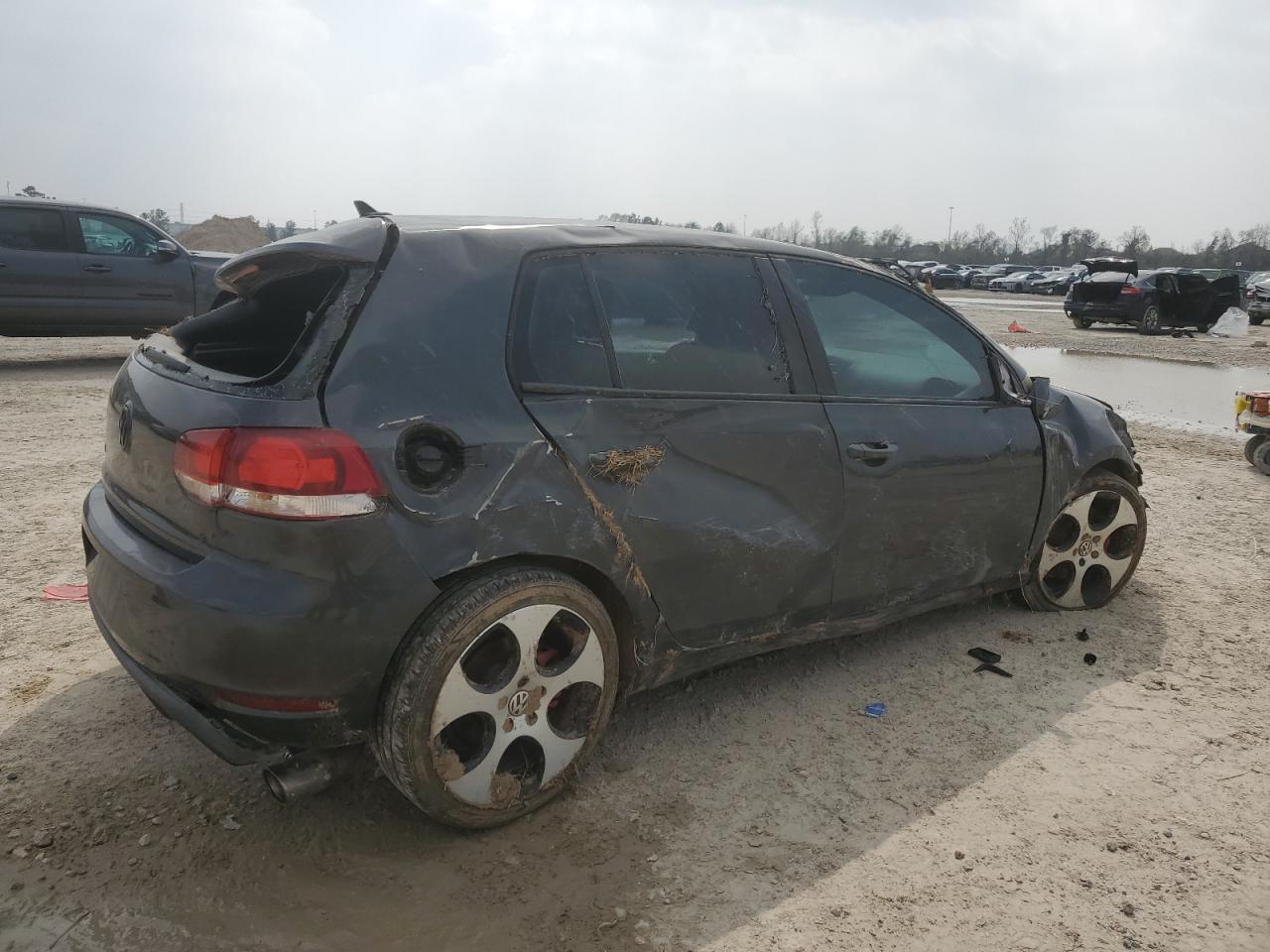 2010 Volkswagen GTI - Image 3