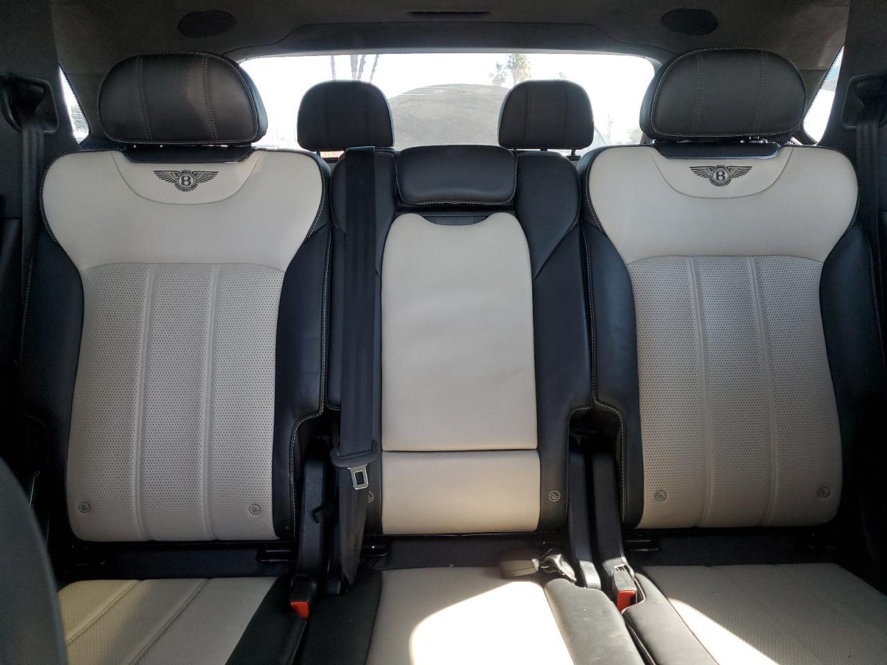 2018 Bentley Bentayga - Image 10