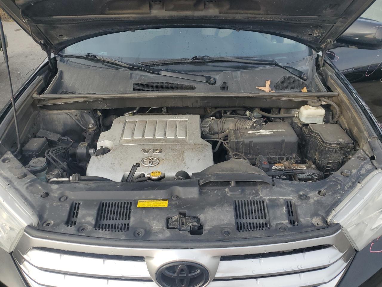 2012 Toyota Highlander - Image 12