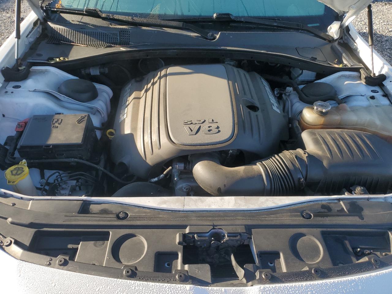 2018 Chrysler 300 - Image 11