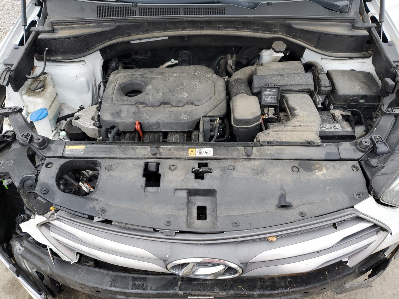 2017 Hyundai Santa Fe - Image 13