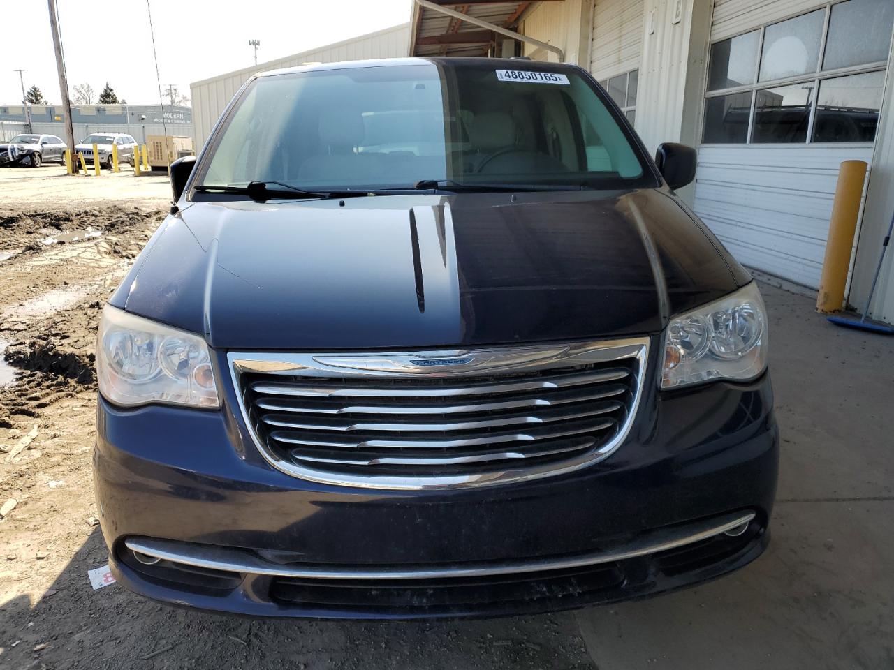 2013 Chrysler Town & Country - Image 5