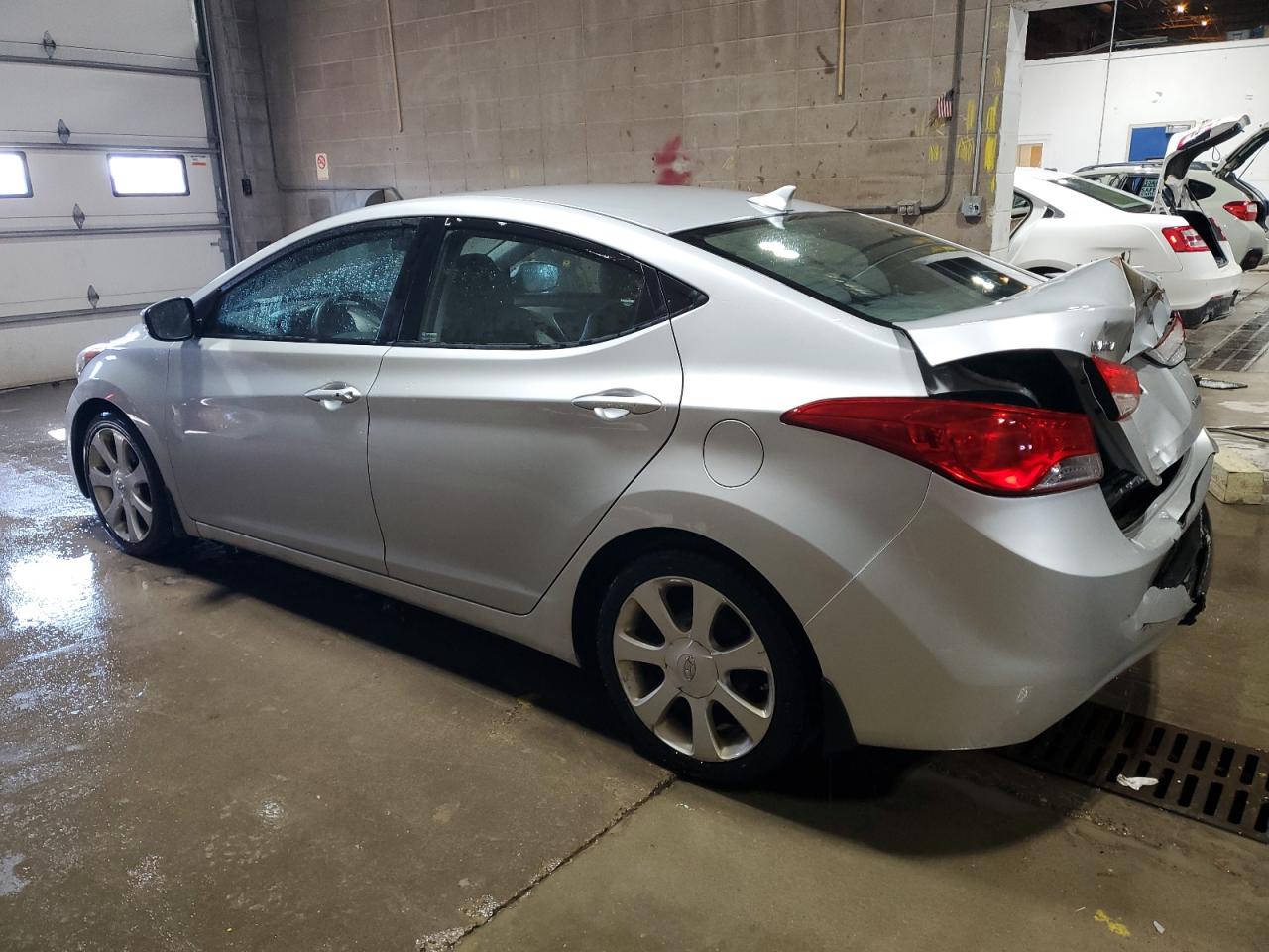 2013 Hyundai Elantra - Image 2