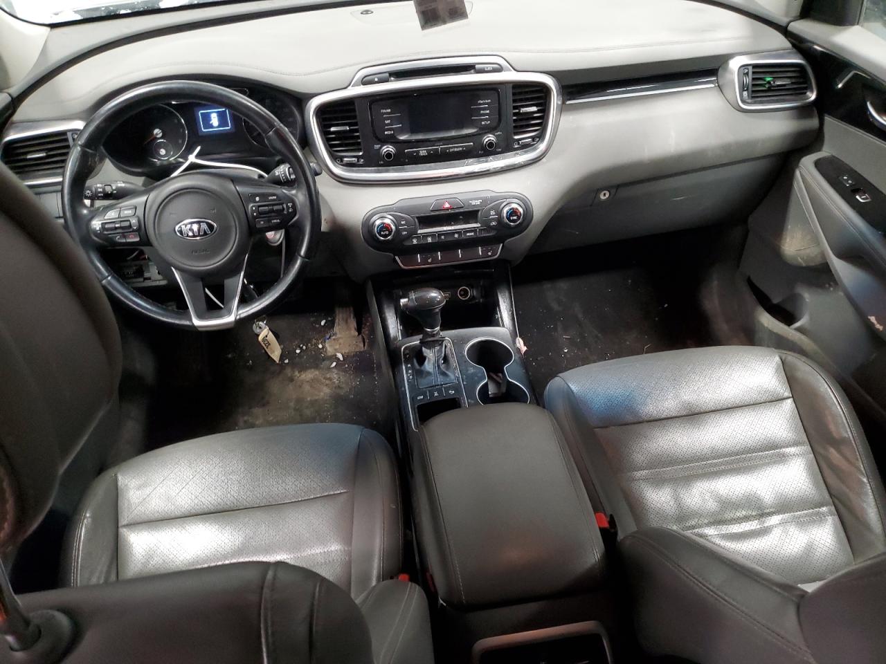 2016 Kia Sorento - Image 8