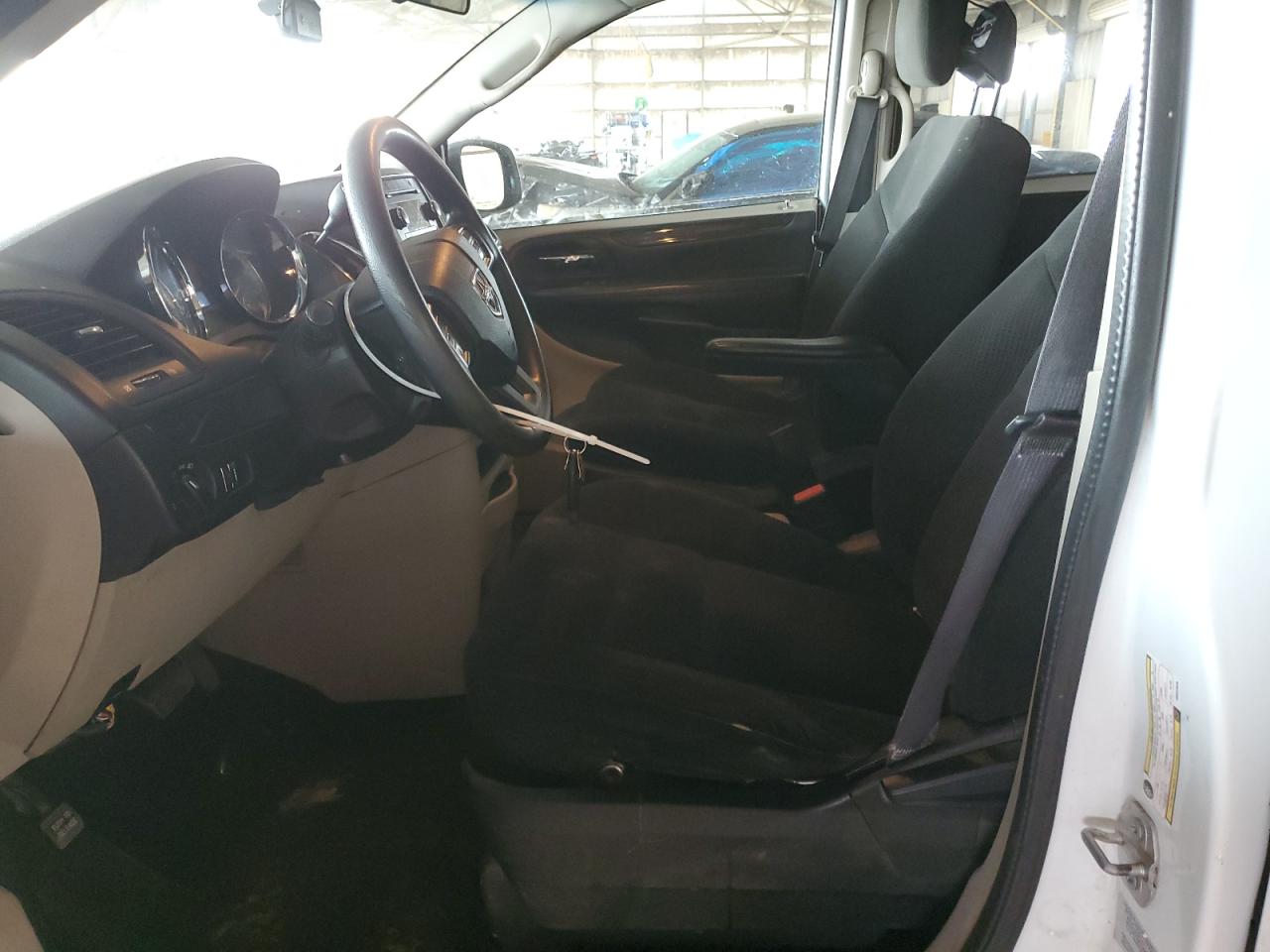 2016 Dodge Caravan - Image 7