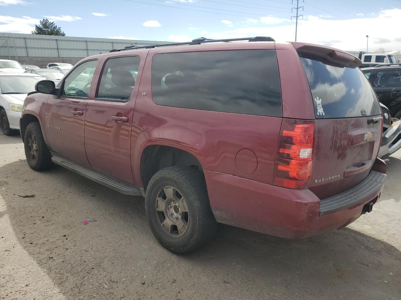 2007 Chevrolet Suburban - Image 2