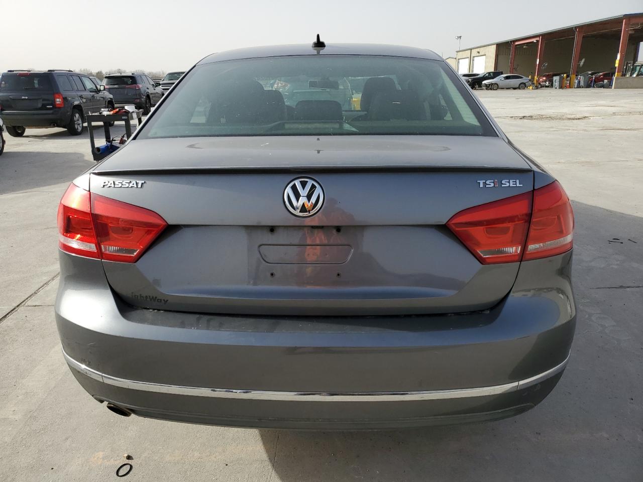 2014 Volkswagen Passat - Image 6